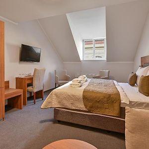 Standard Family Room